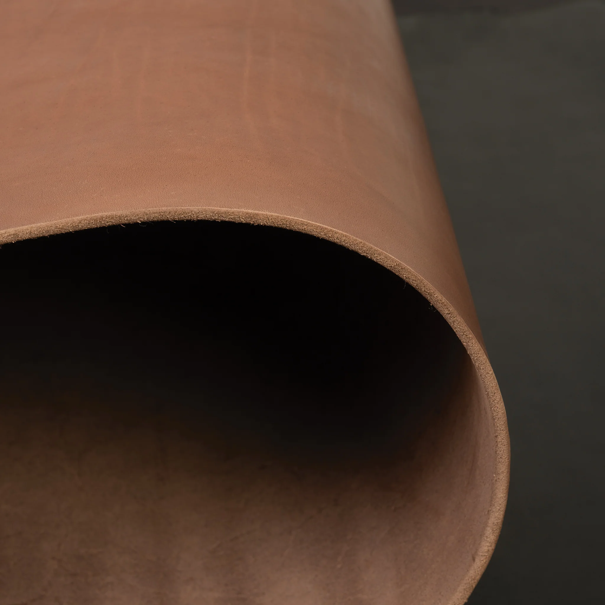 Hermann Oak® Saddle Skirting Leather - Image 8