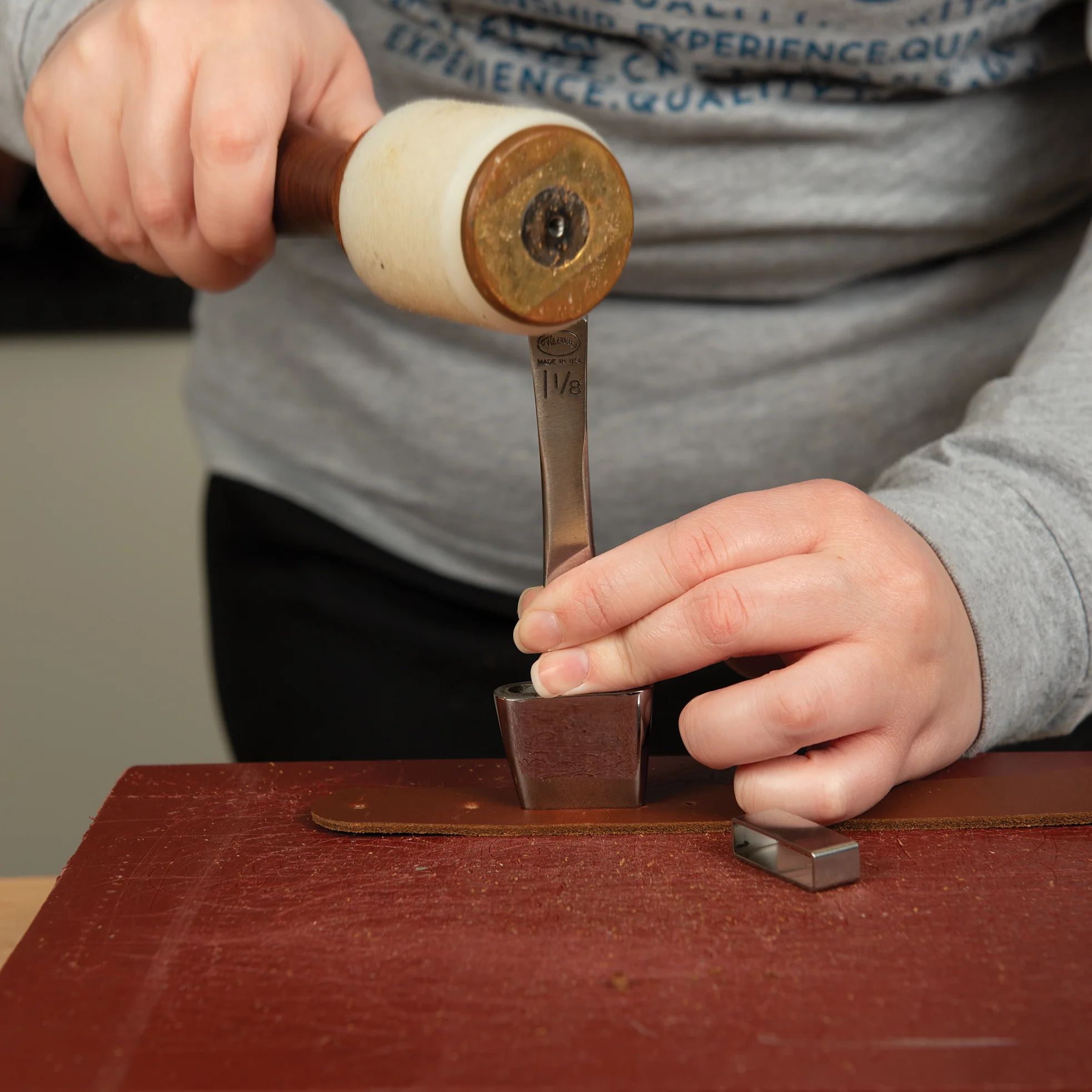 Master Tool Oblong Leather Punch - Image 4