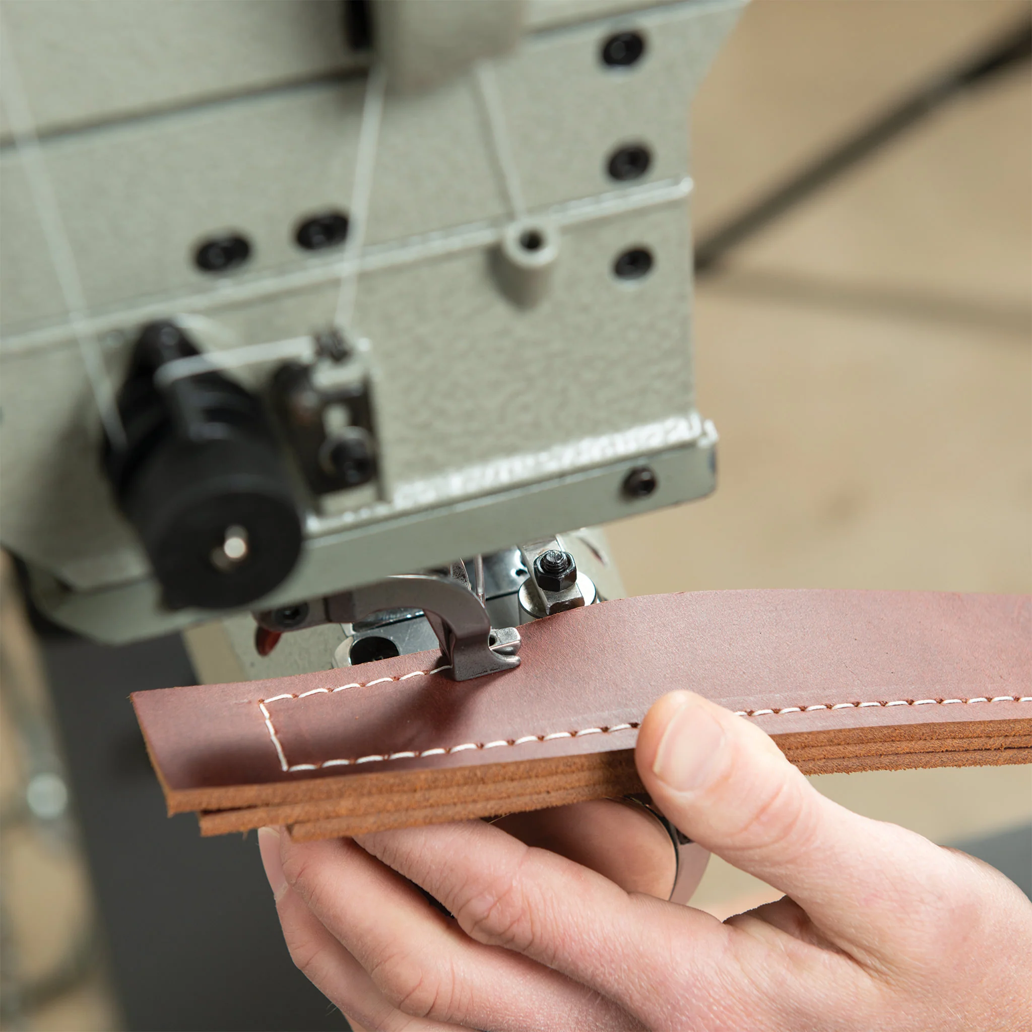 Weaver 205 Leather Sewing Machine, Complete with Stand and Servo Motor - Image 8